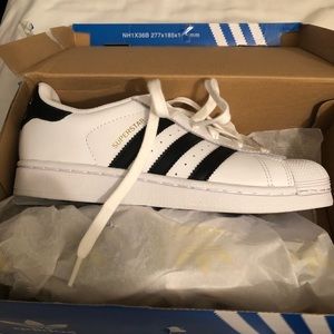 Adidas original superstar women sneakers US6